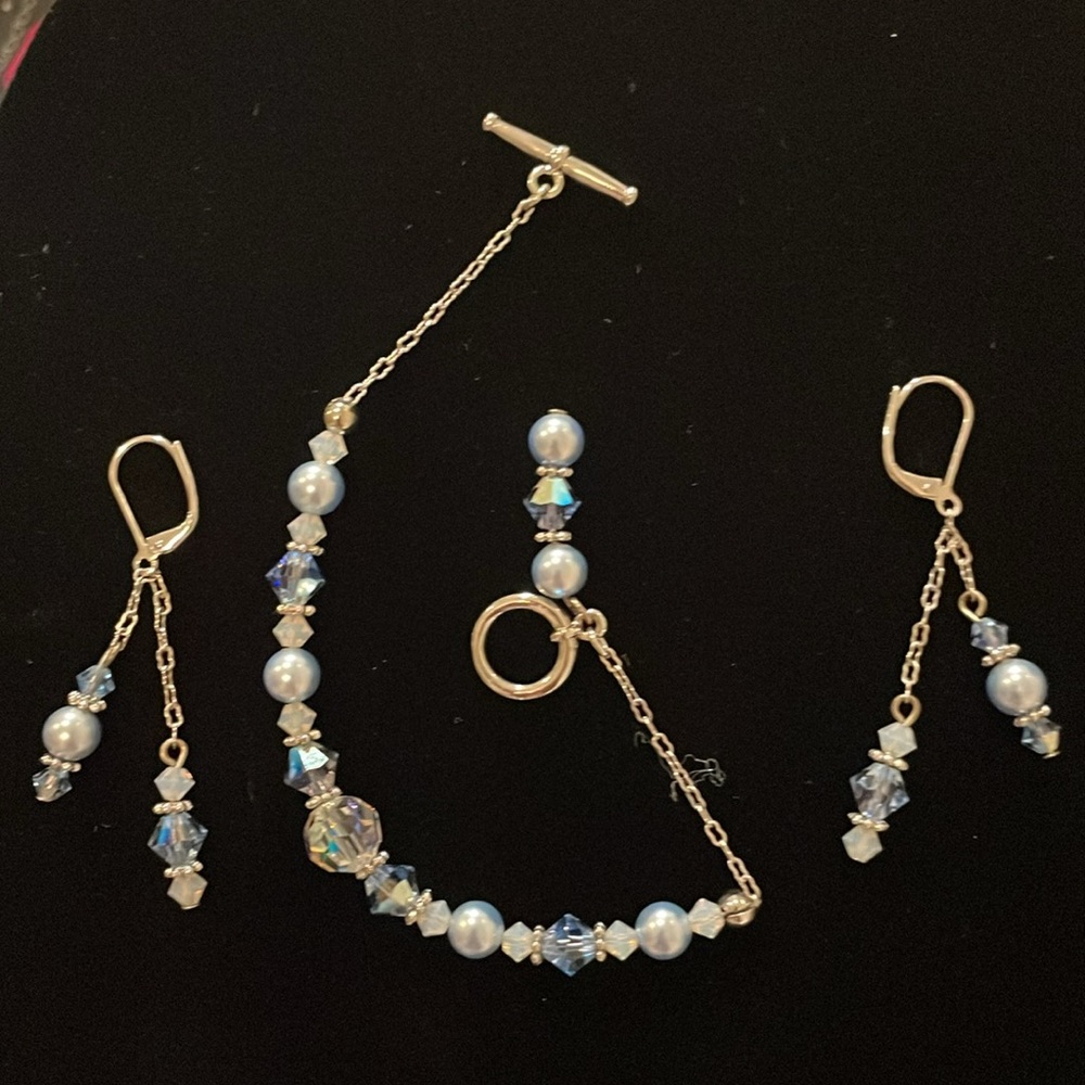 Sparkling Swarovski Blue and Silver Crystals & Beads Bracelet and Earring Set!